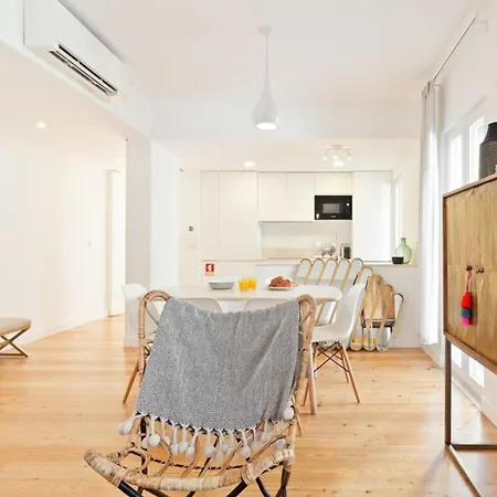 Apartmán Bright 2 Bedroom With Parking In Lisboa