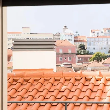 Bright 2 Bedroom With Parking In Appartement *