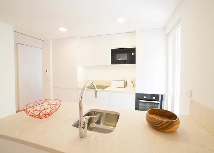 宾馆 Bright 2 Bedroom With Parking In