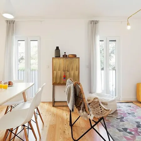 Bright 2 Bedroom With Parking In Inn Lisbon