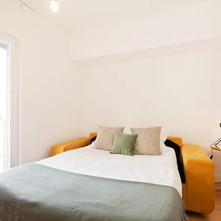 Bright 2 Bedroom With Parking In * Lisbon