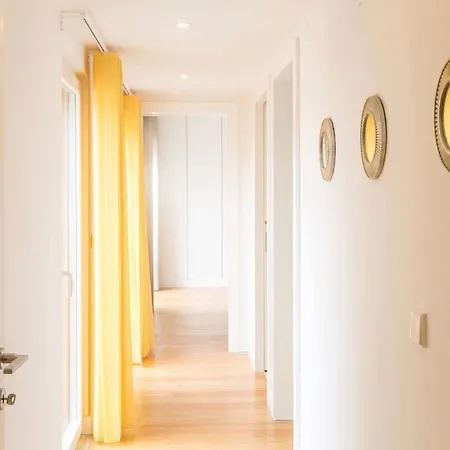 Bright 2 Bedroom With Parking In Inn *